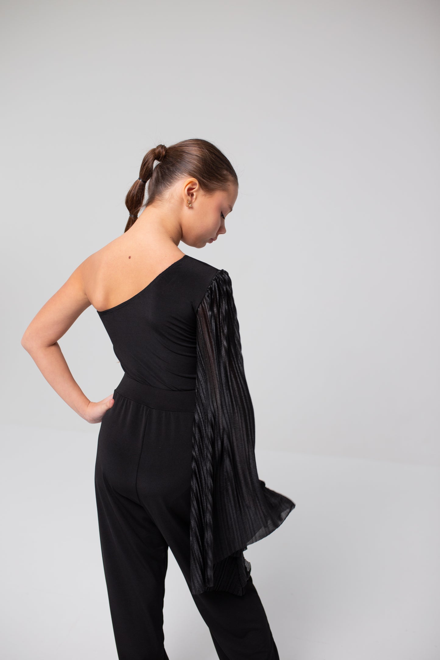 Bodysuit with elegant sleeve 