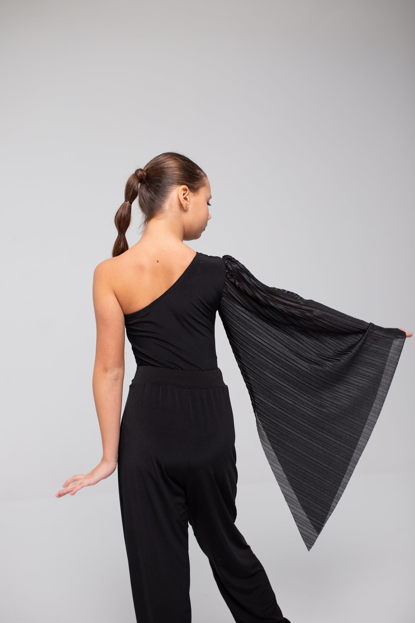 Bodysuit with elegant sleeve 