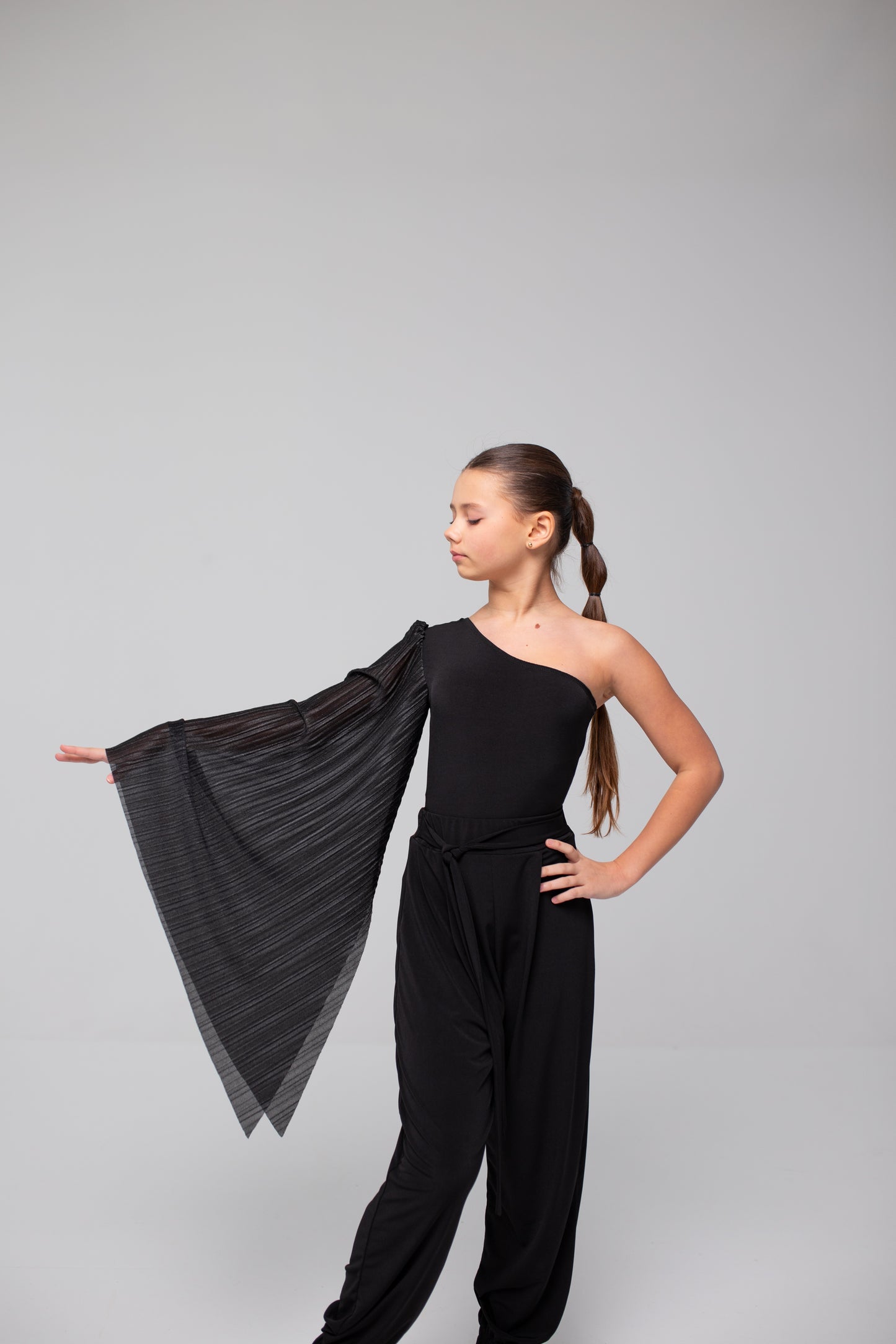 Bodysuit with elegant sleeve 