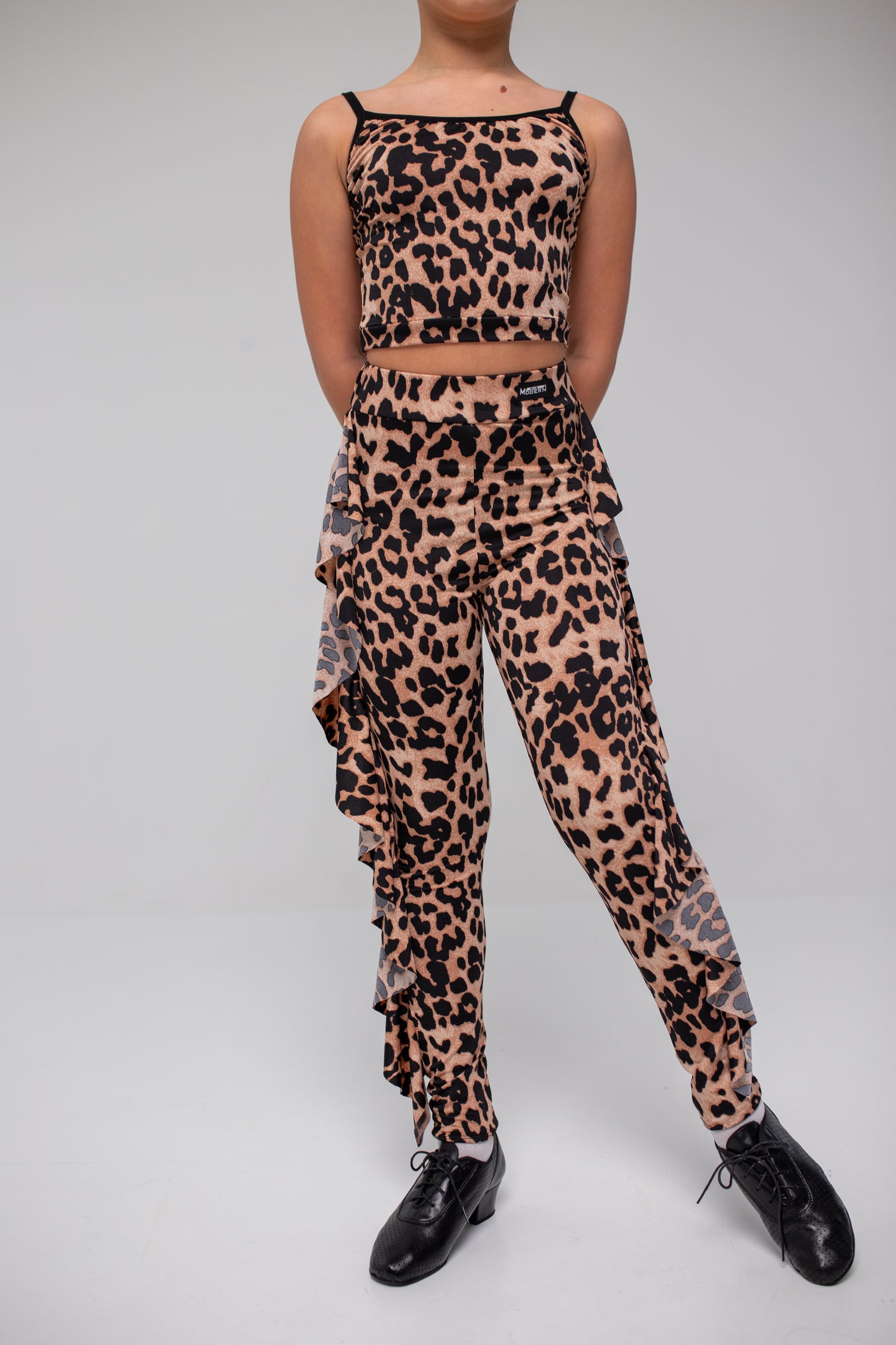 Stylowe legginsy w panterkę